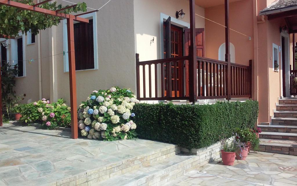 Hotel Alkmini Áyios Dhimítrios Exterior foto